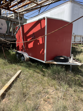 Tandem axle dog house trailer