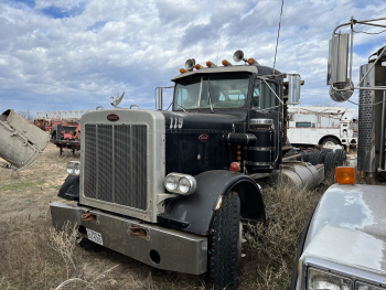 1983 Peterbilt winch truck