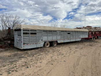 40’ ground load stock trailer