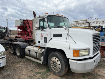 1993 Mack daycab