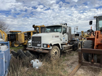 2007 Mack winch vacuum truck